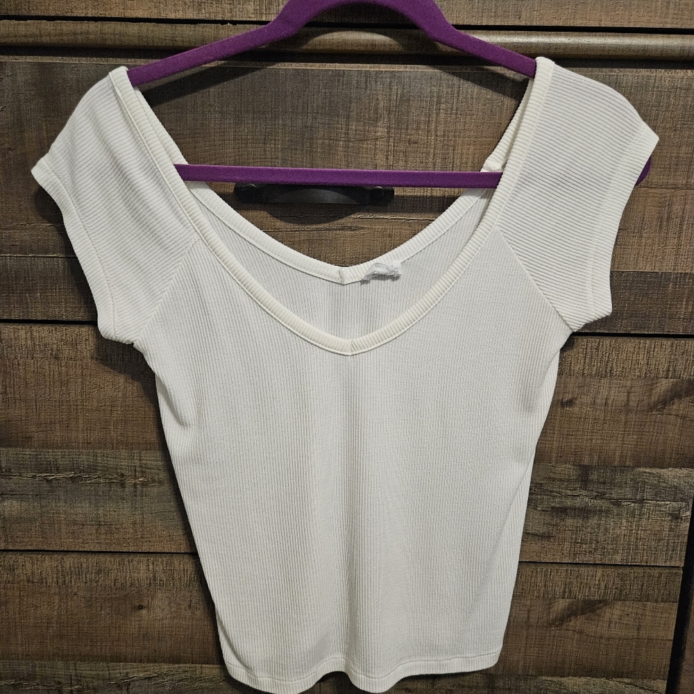 Cropped Fitted V-Neck Tee